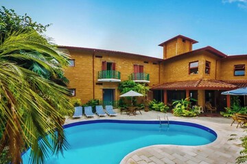 Pool waterfall