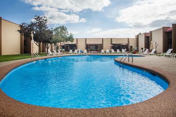 Pool 5 of 39