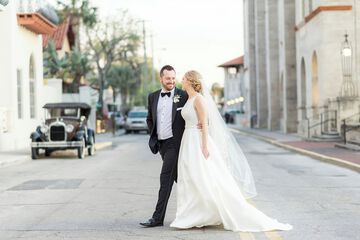 Ballroom/Hall 91 of 104