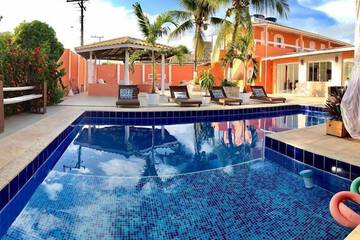 Poolside bar