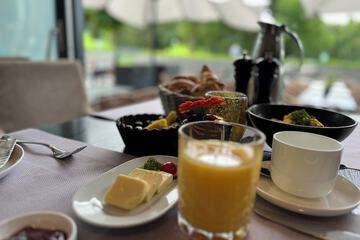 Breakfast meal