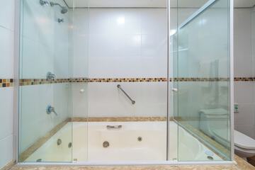 Jetted tub