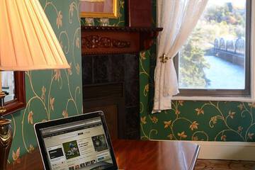 In-room business center