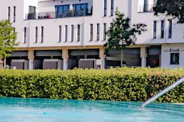 Exercise/lap pool