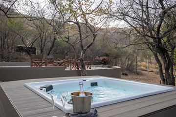 Jetted tub