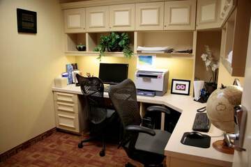 Business Center 58 of 60