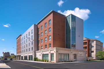 Hampton Inn & Suites Worcester MA