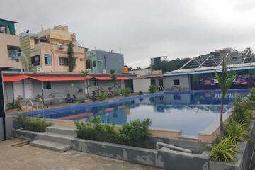 Infinity pool