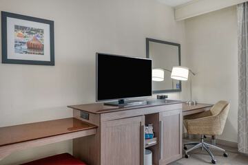Room 10 of 32