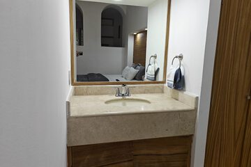 Bathroom sink