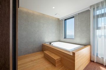 Deep soaking bathtub