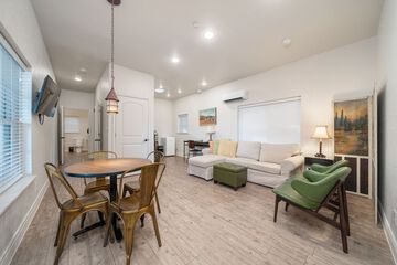 Room 150 of 211