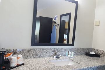 Bathroom sink