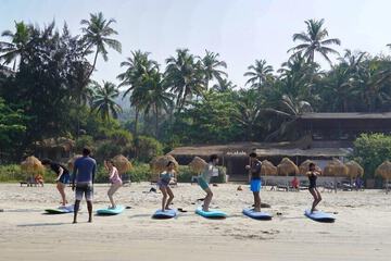 Surfing/boogie boarding