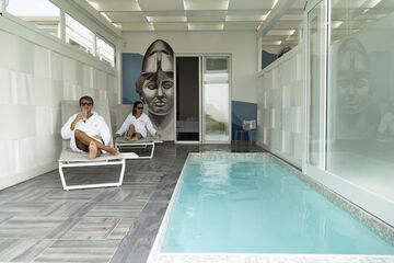 Private pool