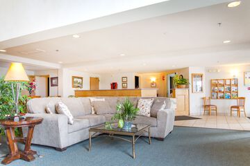 Ameriway Inn & Suites