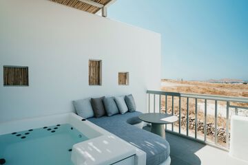 Private spa tub