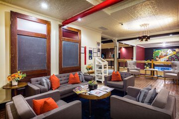 Lobby lounge