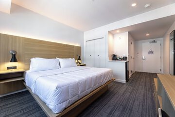 Room 13 of 81
