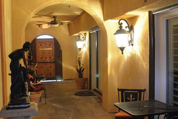 Ballroom/Hall 15 of 19