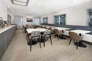 Breakfast/Coffee Service 39 of 47