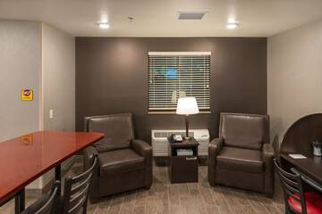 Business Center 25 of 26