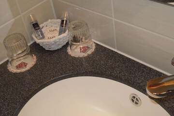 Bathroom sink