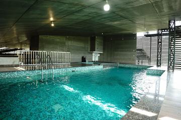 Rooftop pool