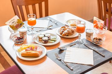Breakfast meal