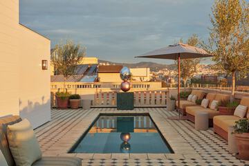 Rooftop pool