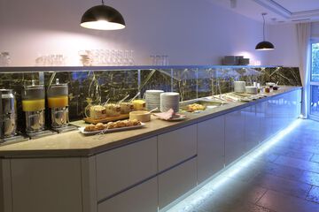 Food court