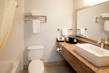 Room 25 of 37