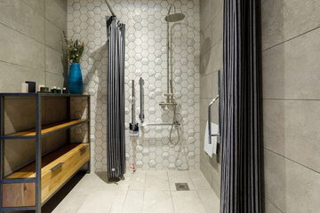 Bathroom shower