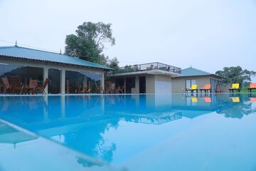 Infinity pool