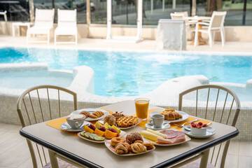 Breakfast buffet