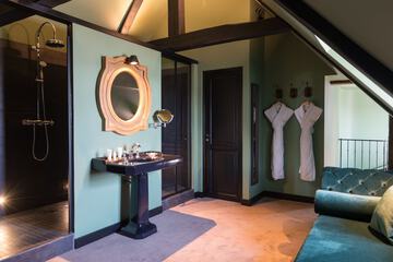 Bathroom amenities