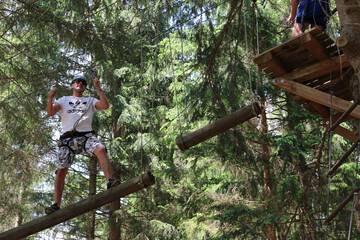 Ropes course (team building)