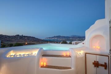 Private spa tub