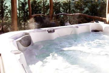 Private spa tub