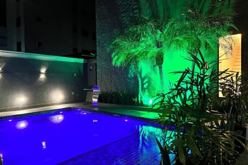 Pool waterfall