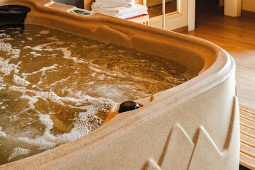 Private spa tub