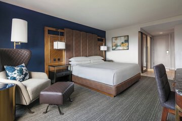 Room 52 of 95