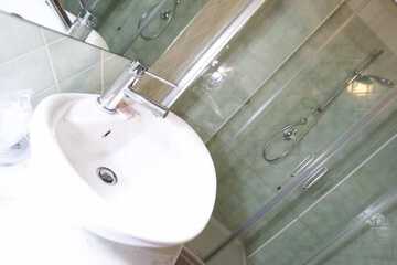 Bathroom sink