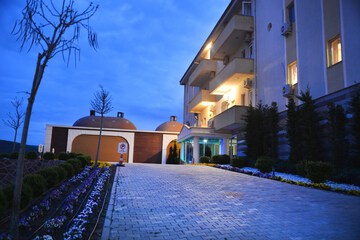Front of property - evening/night