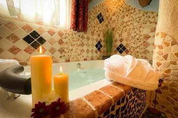 Indoor spa tub