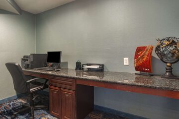 Business Center 58 of 60