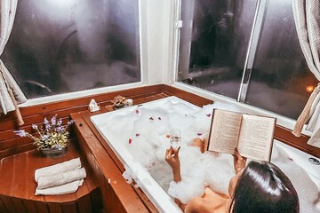 Private spa tub