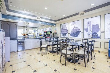 Breakfast/Coffee Service 112 of 117