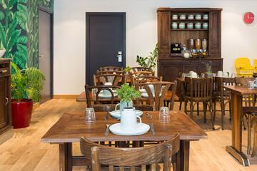 Breakfast area