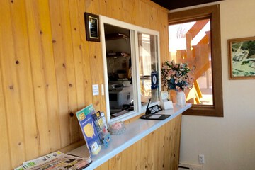 Check-in/check-out kiosk